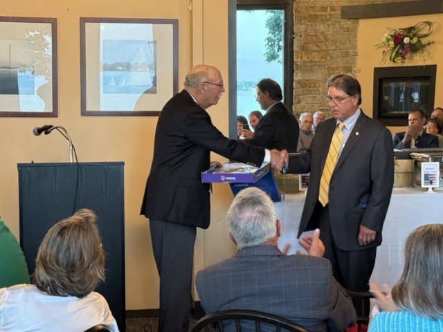 Stunned Craig on receiving award